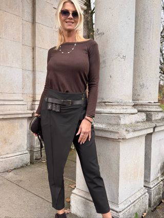 Čokoládové VANG nohavice 🐻must have 🐻originálne kúsky tejto značky🐻Buď INÁ🐻vynikaj v dave🐻 ….dostupné už na e-shope...